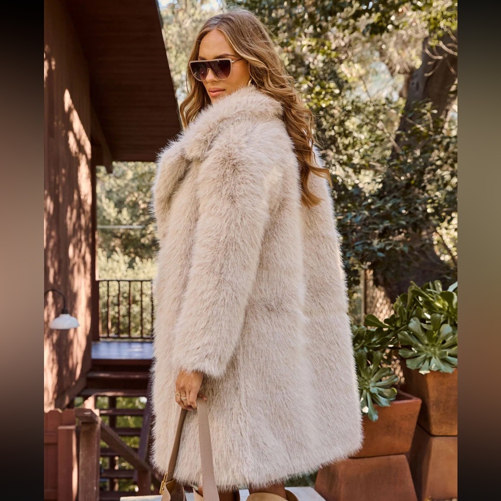 VICI Sand Faux Fur Coat